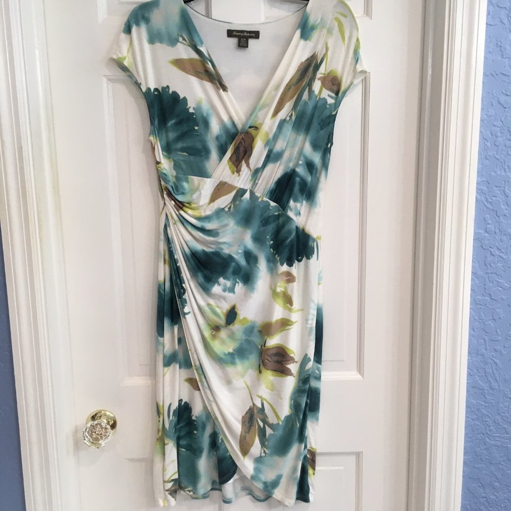 Tommy Bahama Blue Floral Jersey Dress size SP GUC